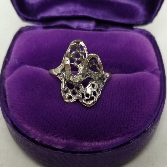 Vintage Sterling Silver Abstract Wavy Filigree Design Ring, Size 6 1/2 Band - Picture 6 of 10